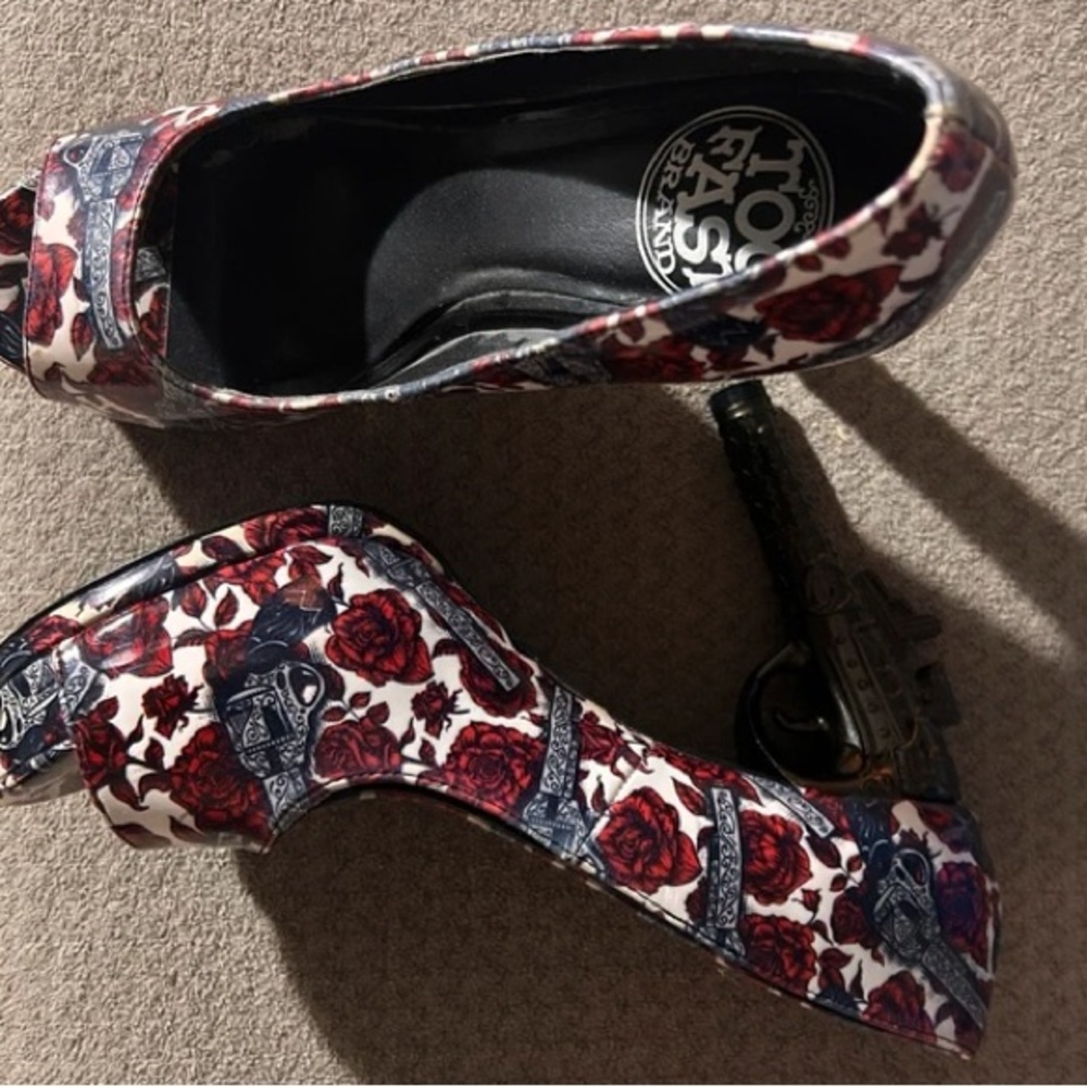 Too Fast Red and Blue Patterned Heels - Picture 3 of 3
